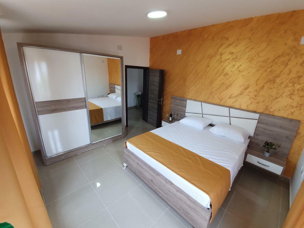Apartments Melbourne Улцинь Экстерьер фото