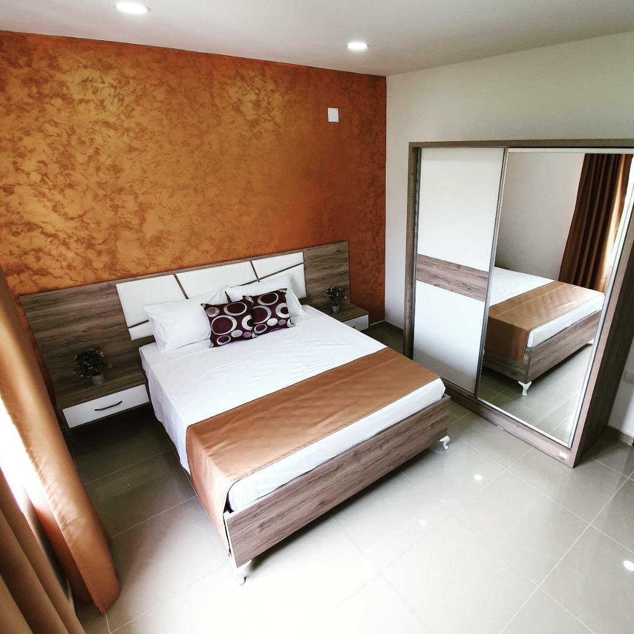 Apartments Melbourne Улцинь Экстерьер фото