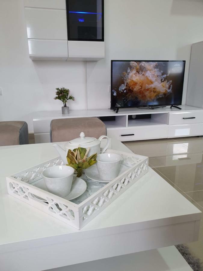 Apartments Melbourne Улцинь Экстерьер фото