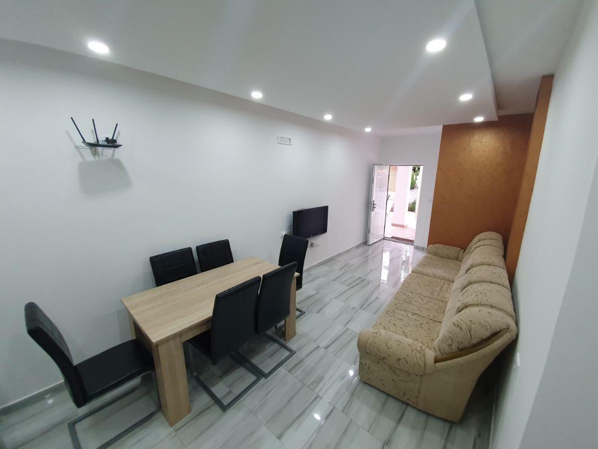 Apartments Melbourne Улцинь Экстерьер фото